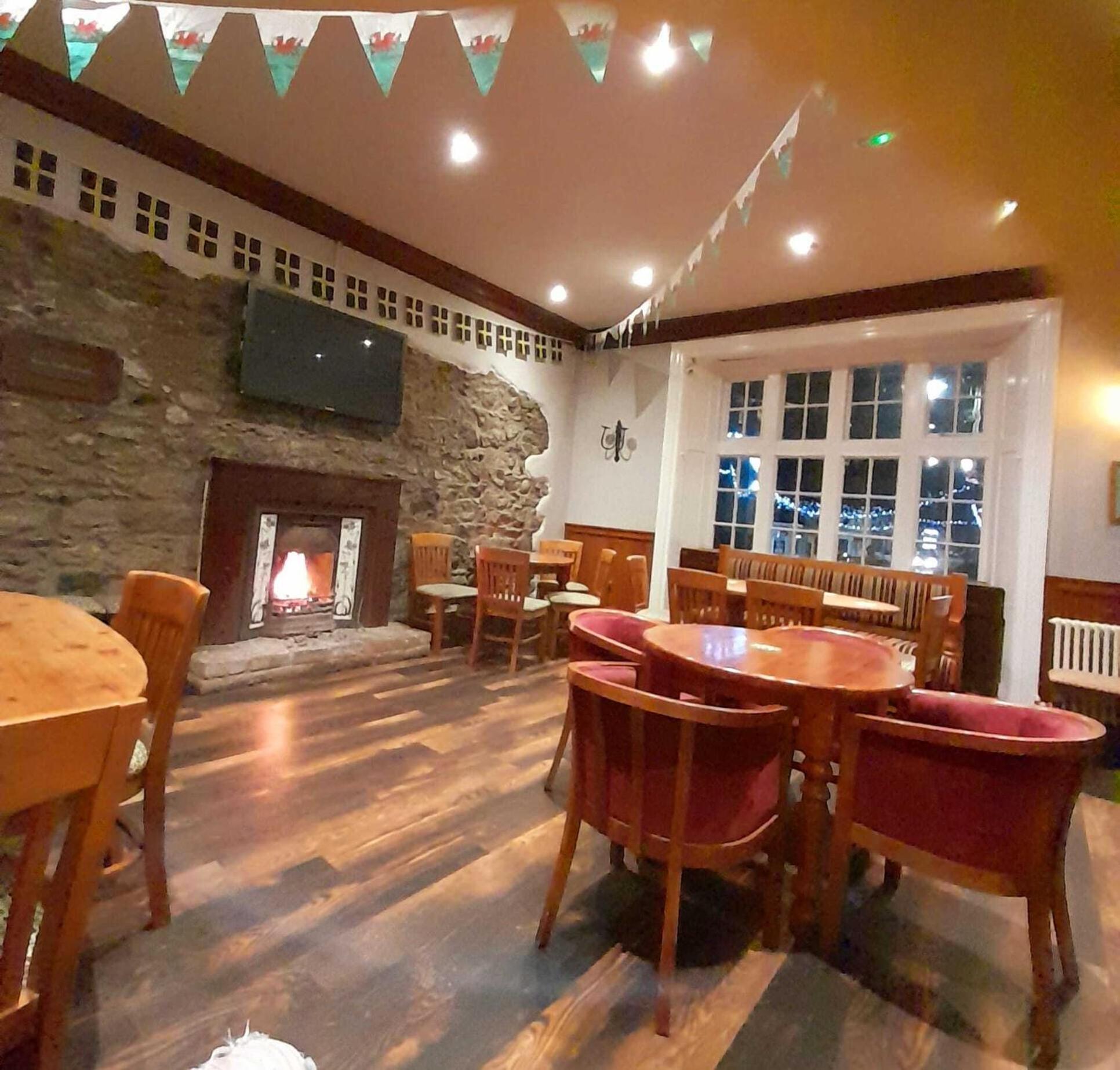 The Bull Hotel Llangefni Exterior foto